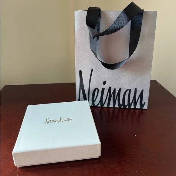 New Neiman Marcus gift box and bag set - Picture 1 of 5